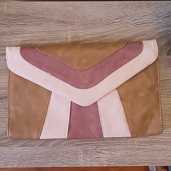 Urban Expressions Handbags - Clutch/crossbody